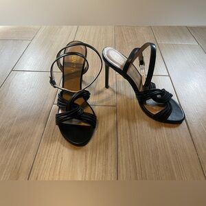 Stuart Weitzman Twist Sleek Sandal Leather Strappy Black Size 6 NWOT
